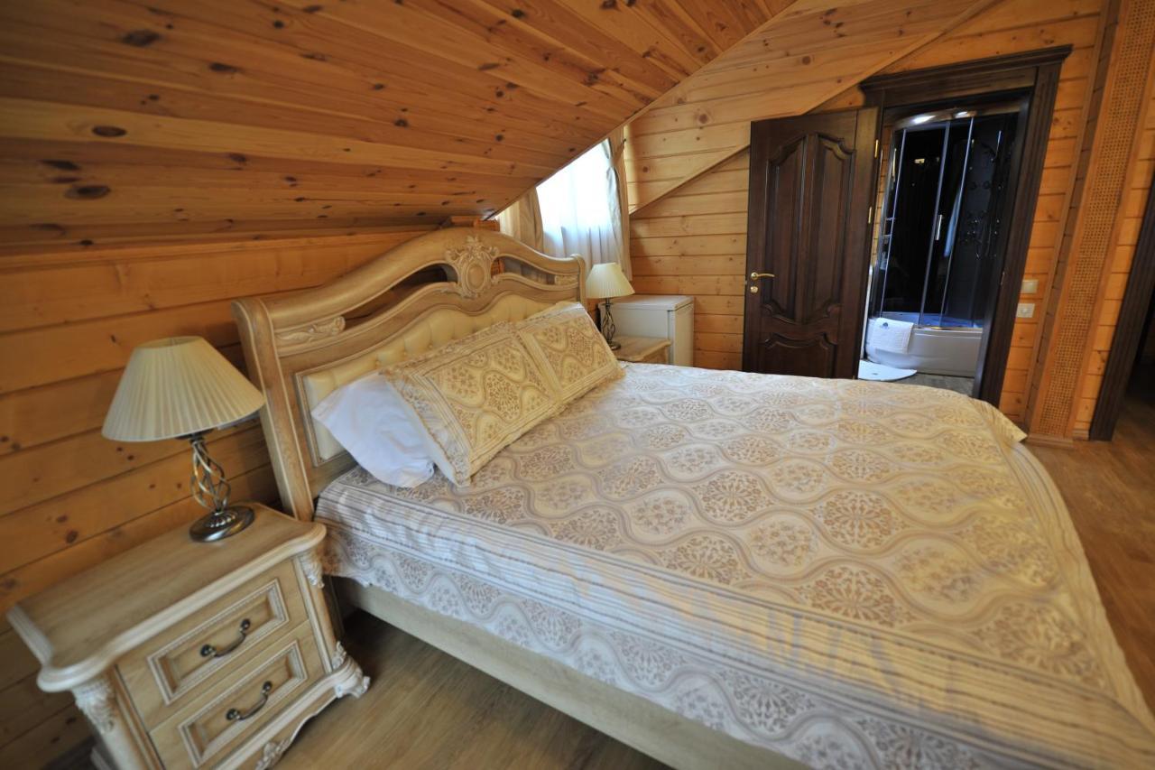 Hostal Комплекс Відпочинку Goldfіsh Сlub Babintsy Exterior foto