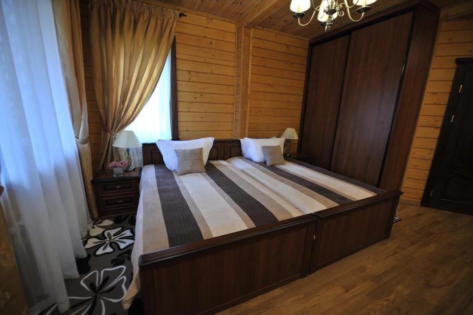 Hostal Комплекс Відпочинку Goldfіsh Сlub Babintsy Exterior foto